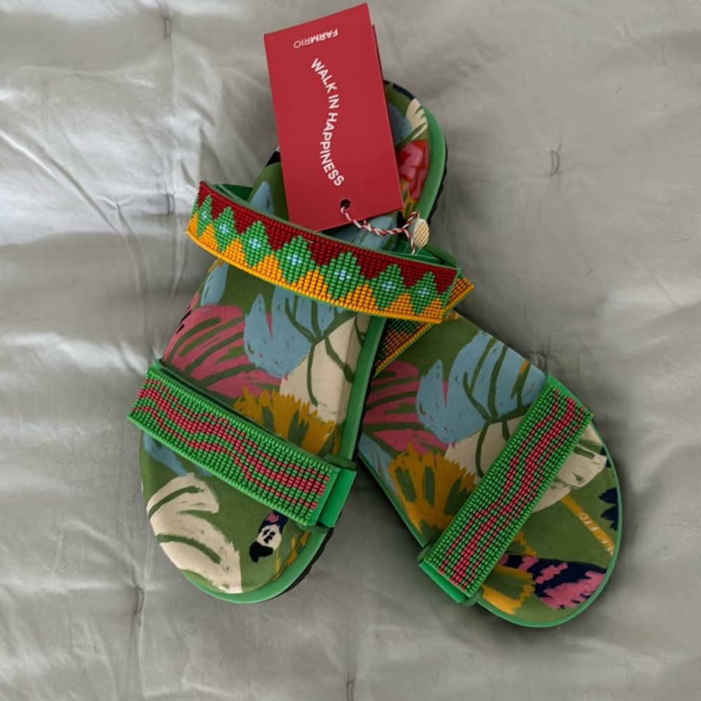 NWT Farm Rio beaded sandals. Size 6! So Comfy and cute!